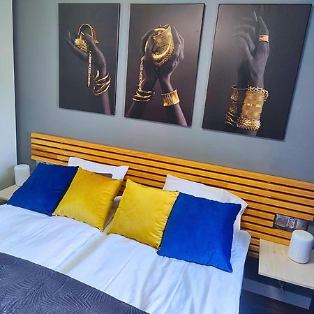City Hall Bliss Suite - Premium Apartament Z Balkonem I Widokiem Na Ratusz Kołobrzeg Eksteriør bilde