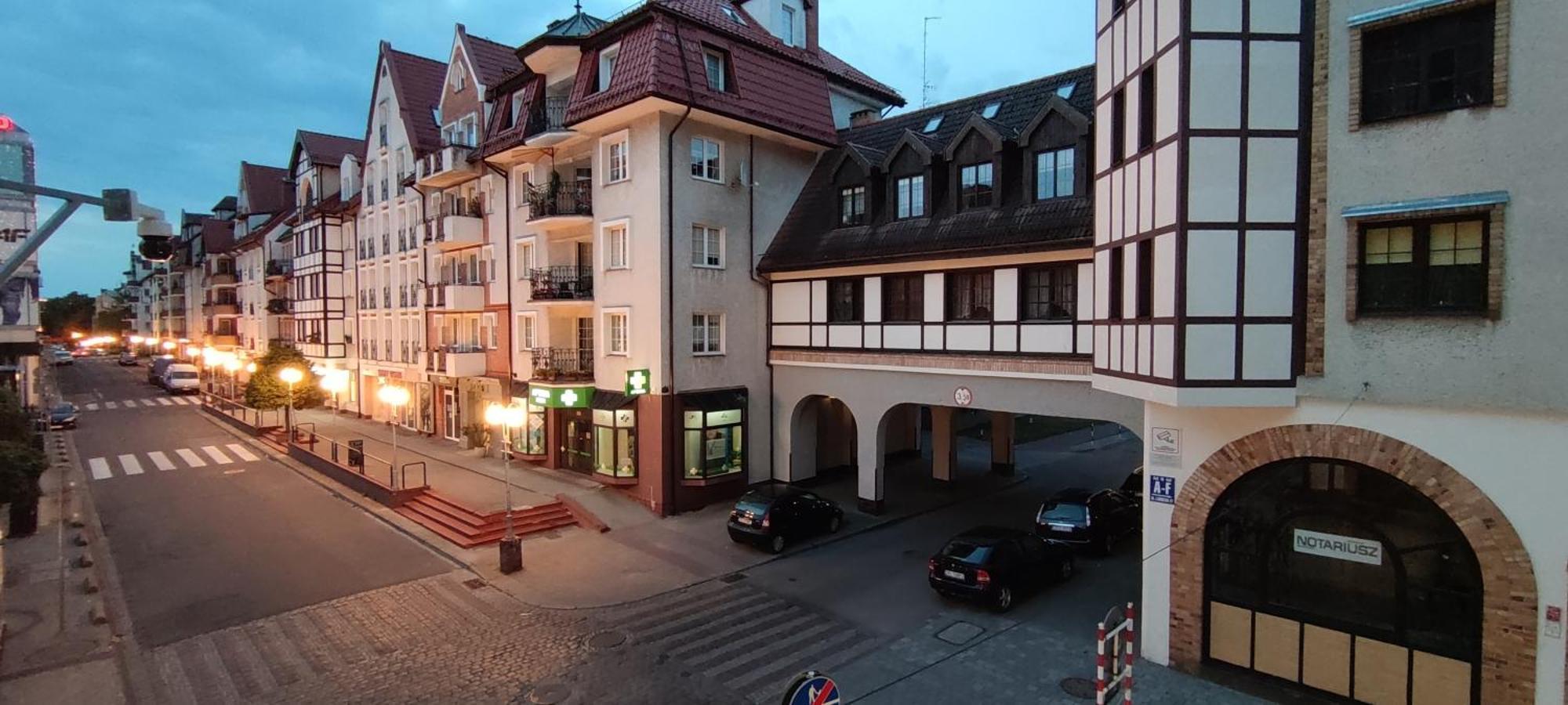 City Hall Bliss Suite - Premium Apartament Z Balkonem I Widokiem Na Ratusz Kołobrzeg Eksteriør bilde