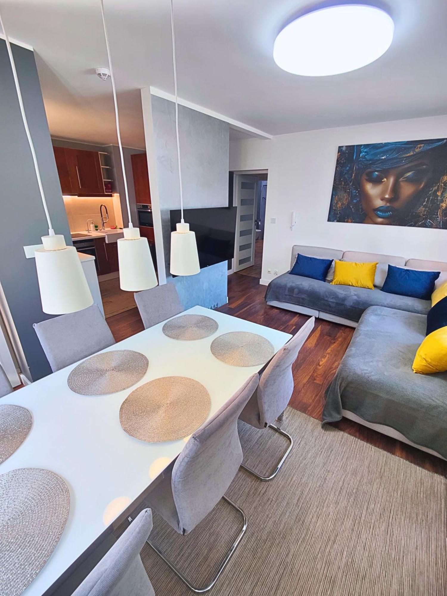 City Hall Bliss Suite - Premium Apartament Z Balkonem I Widokiem Na Ratusz Kołobrzeg Eksteriør bilde